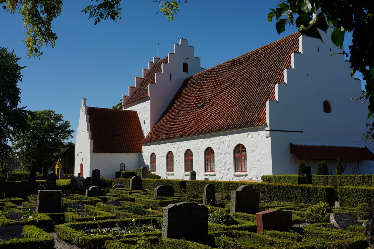 Lyø Kirche